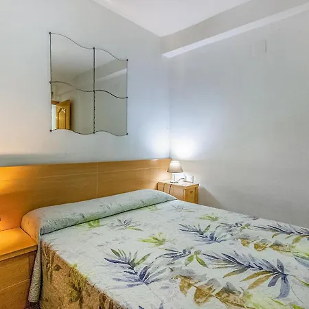 2 Bedroom Beautiful Apartment In Benidorm *